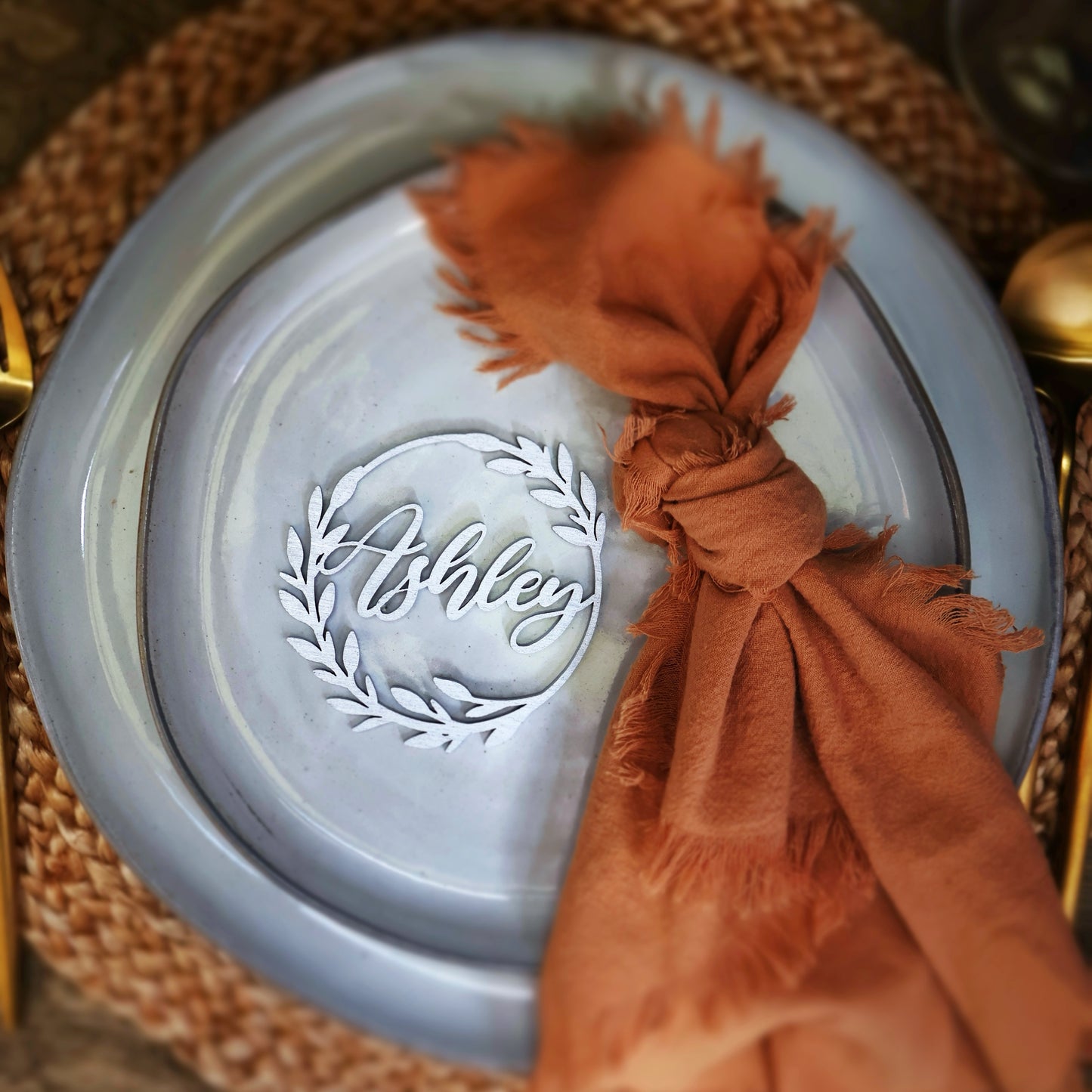 wreath silver wood name plate name cards wedding place cards place setting wood name card napkin half circle tag name tags round tags rustic wedding wooden wedding decor wedding place cards Wedding decoration Wedding place card