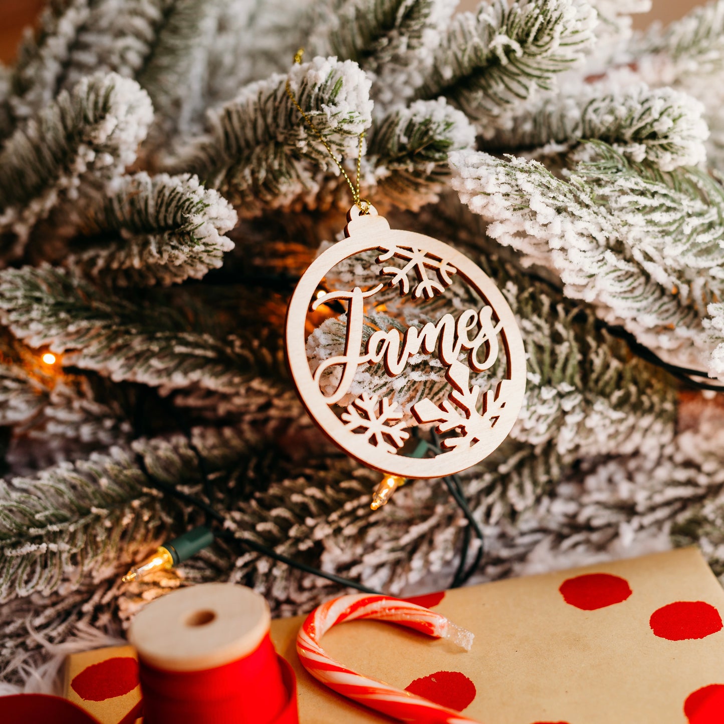 raw wood stocking tags snowflakes, stocking name tags, name ornament christmas, christmas place cards, name ornament, christmas name tags, christmas stocking name tags, christmas stocking tags, christmas table decor, christmas stockings tag
