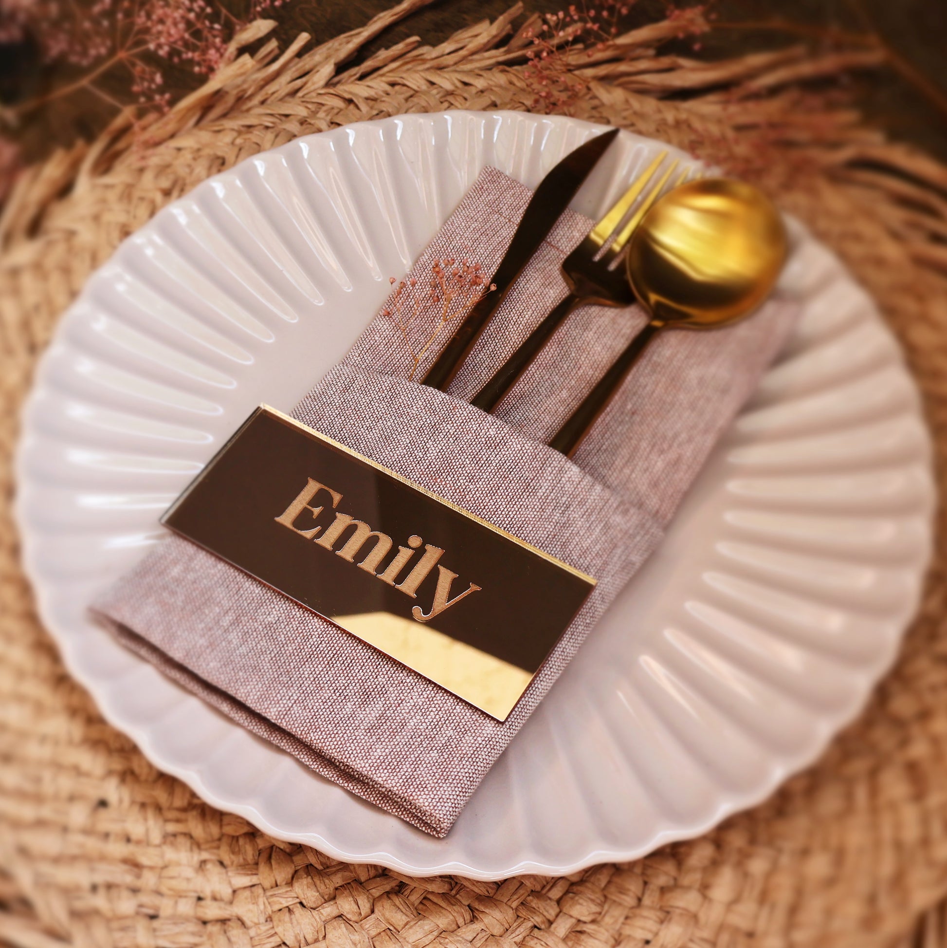 rectangle gold mirrored acrylic name plate name cards wedding place cards place setting wood name card napkin half circle tag acrylic name tags round tags rustic wedding wooden wedding decor wedding place cards Wedding decoration Wedding place card