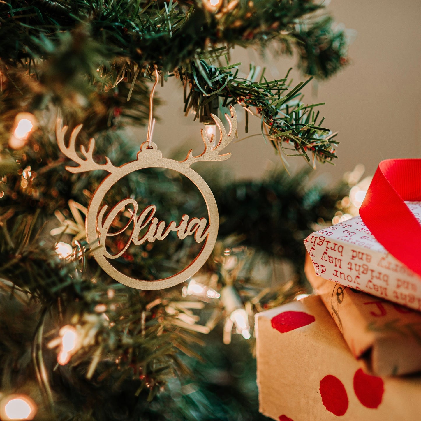 gold wood stocking tags reindeer, stocking name tags, name ornament christmas, christmas place cards, name ornament, christmas name tags, christmas stocking name tags, christmas stocking tags christmas table decor christmas stockings tag