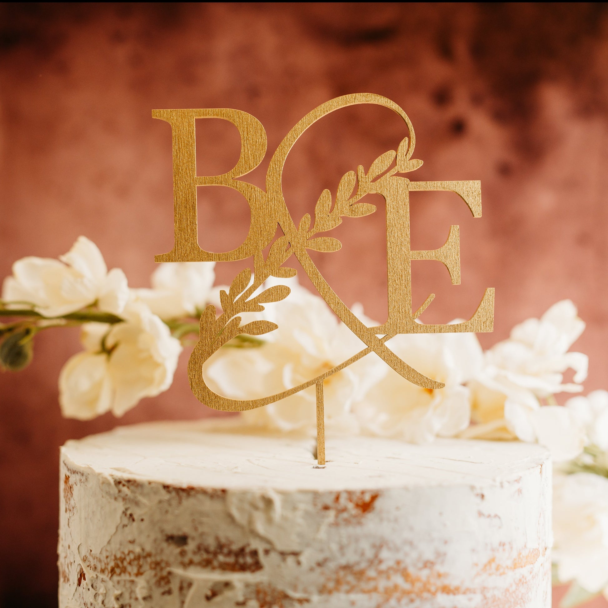 Monogram initials gold wood wedding cake topper custom cake toppers wedding personalized acrylic cake modern last name decor minimalist cake topper custom rustic rustic wedding mr mrs cake topper caketopper personalized topper name topper candy bar