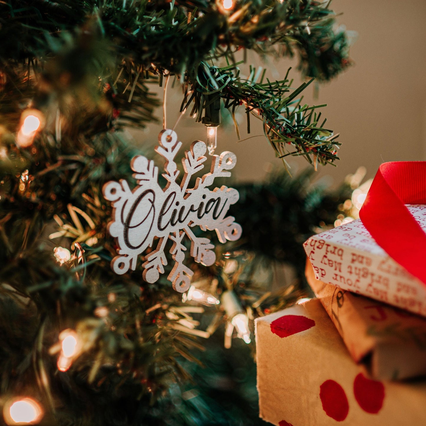 silver wood stocking tags snowflakes, stocking name tags, name ornament christmas, christmas place cards, name ornament, christmas name tags, christmas stocking name tags, christmas stocking tags, christmas table decor, christmas stockings tag