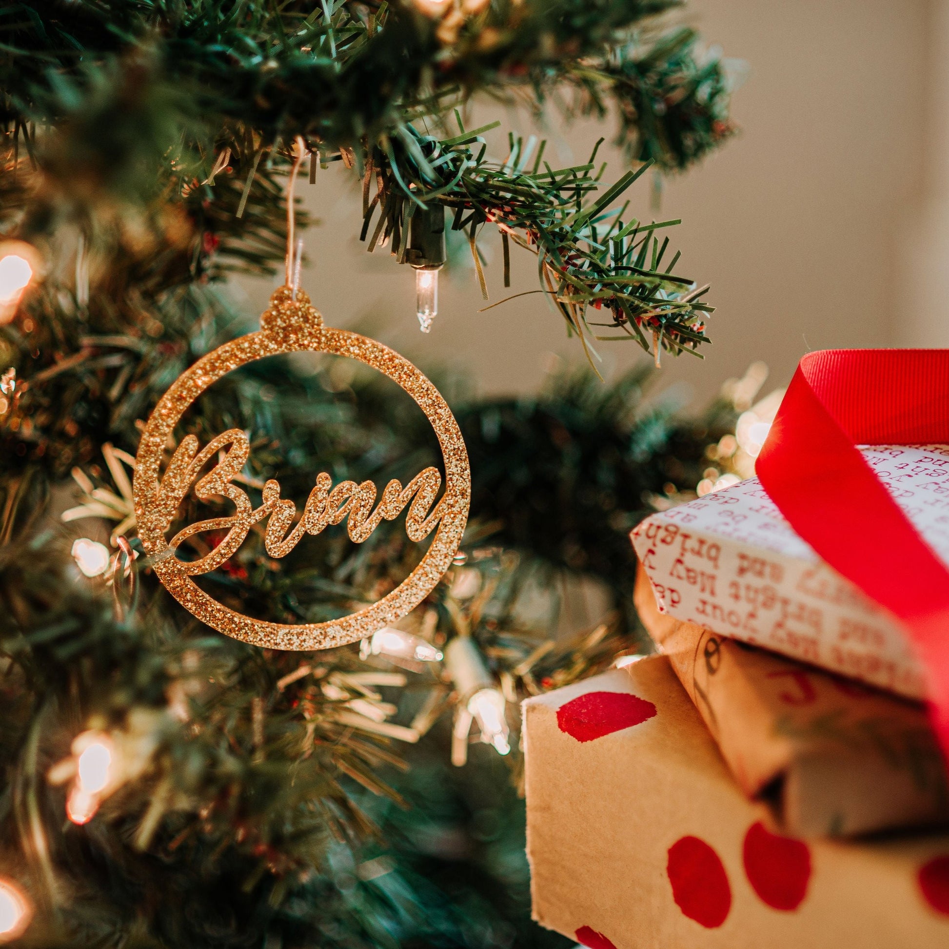 gold glitter acrylic stocking tags ornament, stocking name tags, name ornament christmas, christmas place cards, name ornament, christmas name tags, christmas stocking name tags, christmas stocking tags christmas table decor stockings tag snowflake